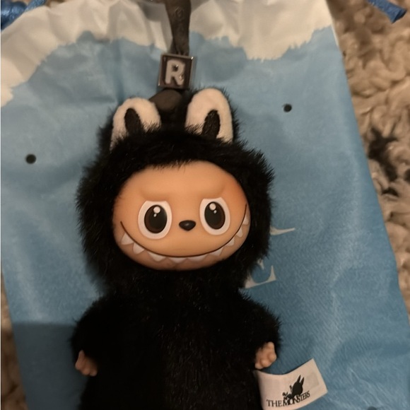 Authentic Labubu Pin For Love Black R - Picture 3 of 3